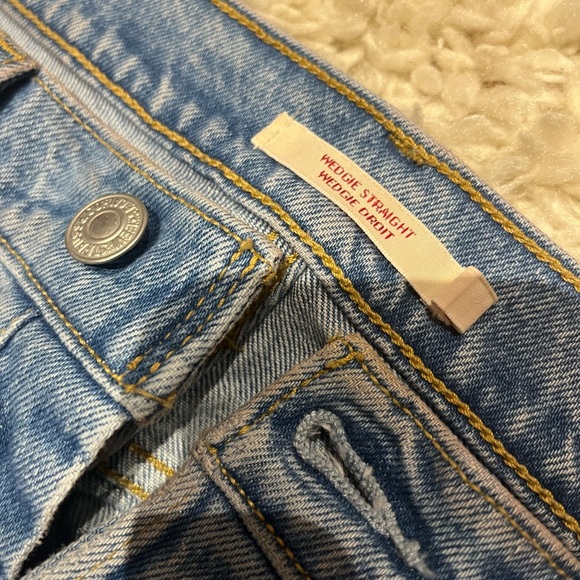 Levi’s wedgie - Picture 2 of 3